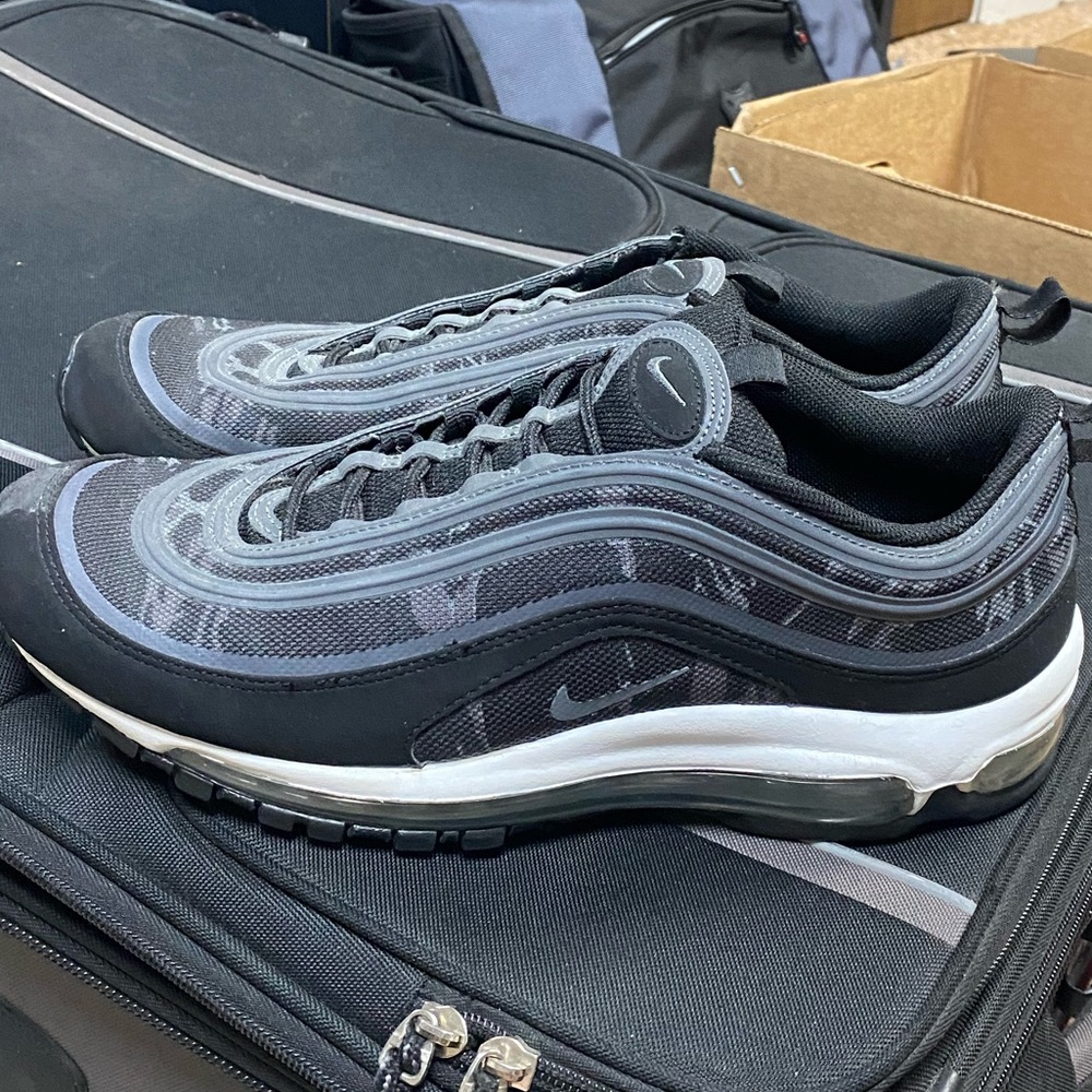 Men’s Nike Air Max 9.5